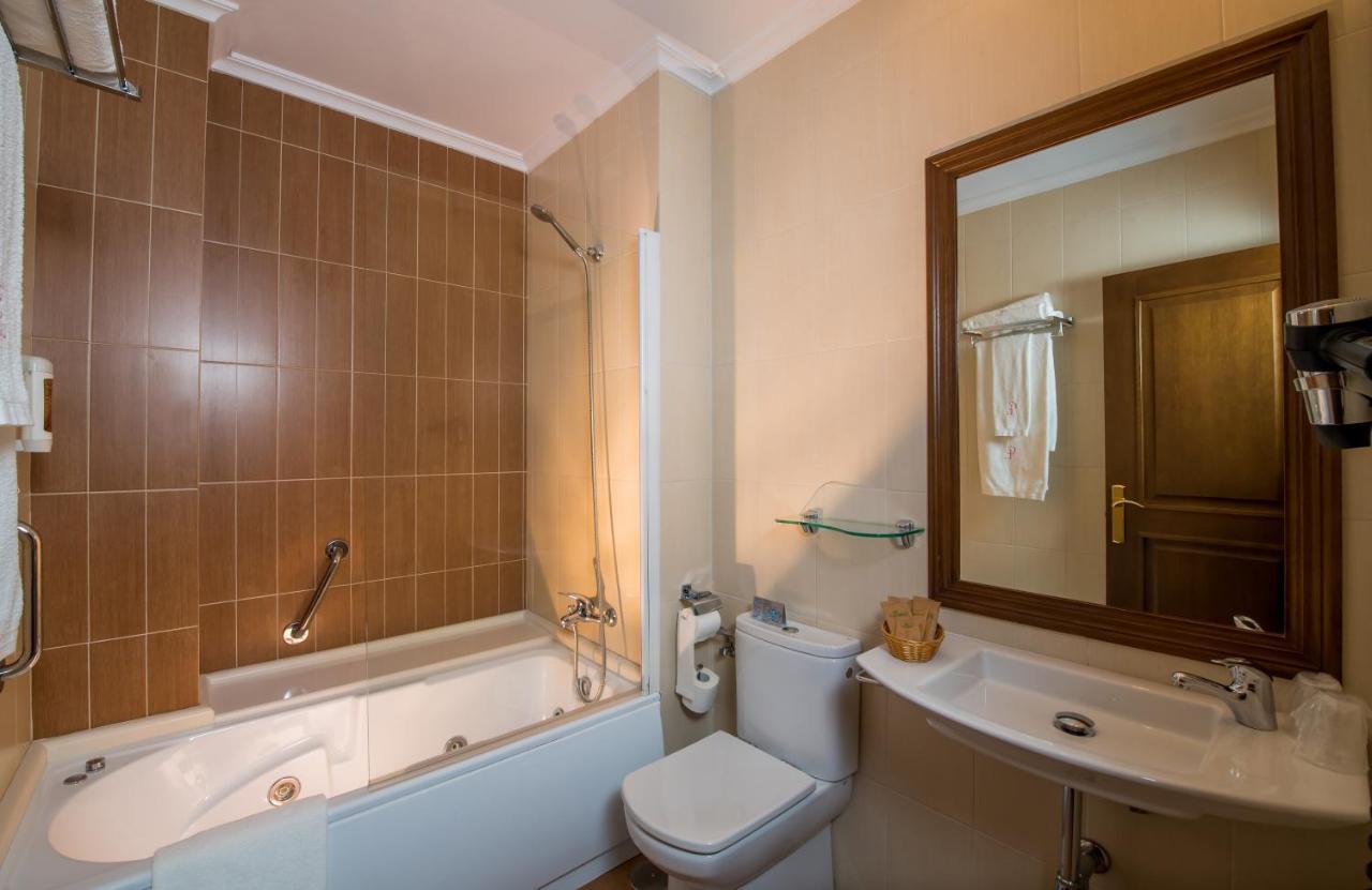 La Casona De Lazurtegui Otel Ribadeo Dış mekan fotoğraf